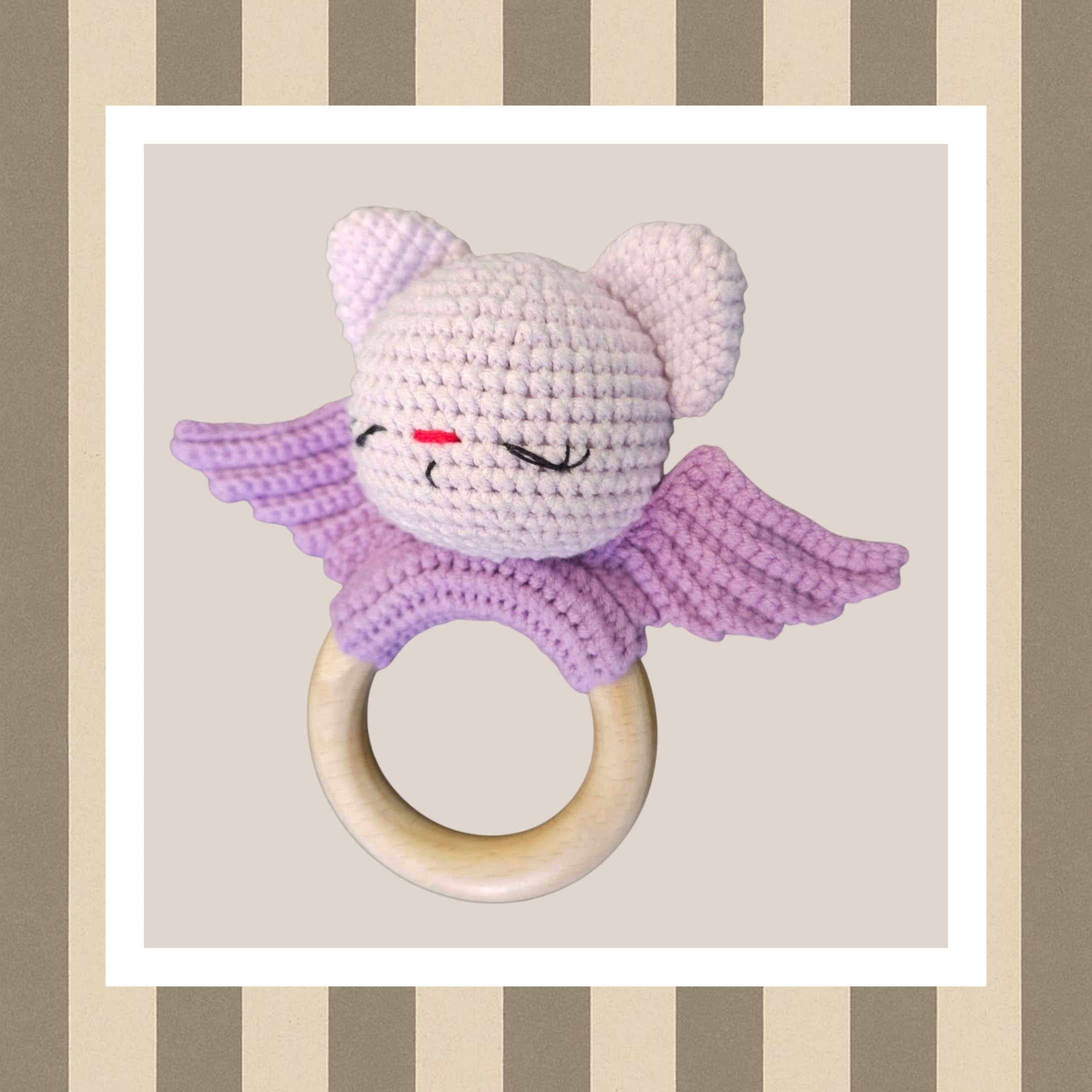 Sonajero mordedor de murciélago para bebés a crochet