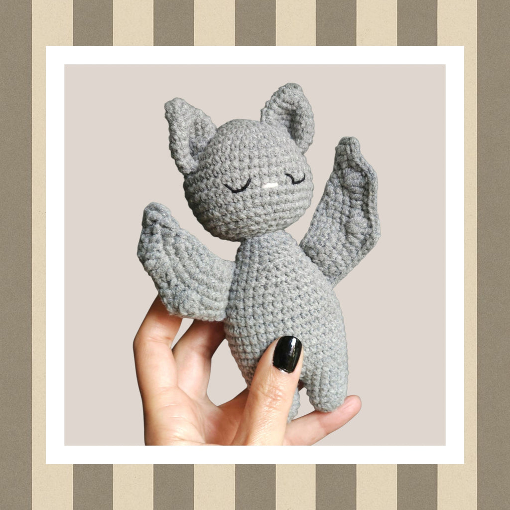 Muñeco Murciélago de crochet – guardián de sueños para bebés diferentes