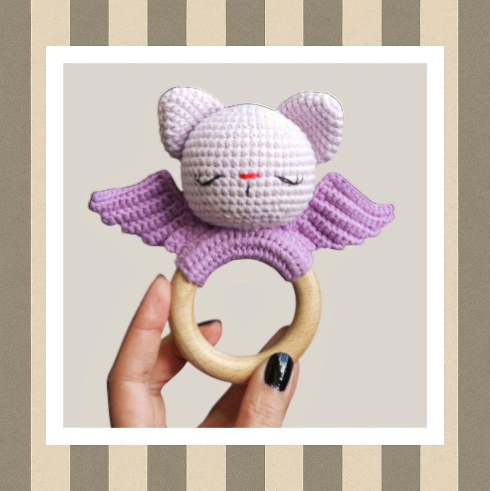 Sonajero mordedor de murciélago para bebés a crochet